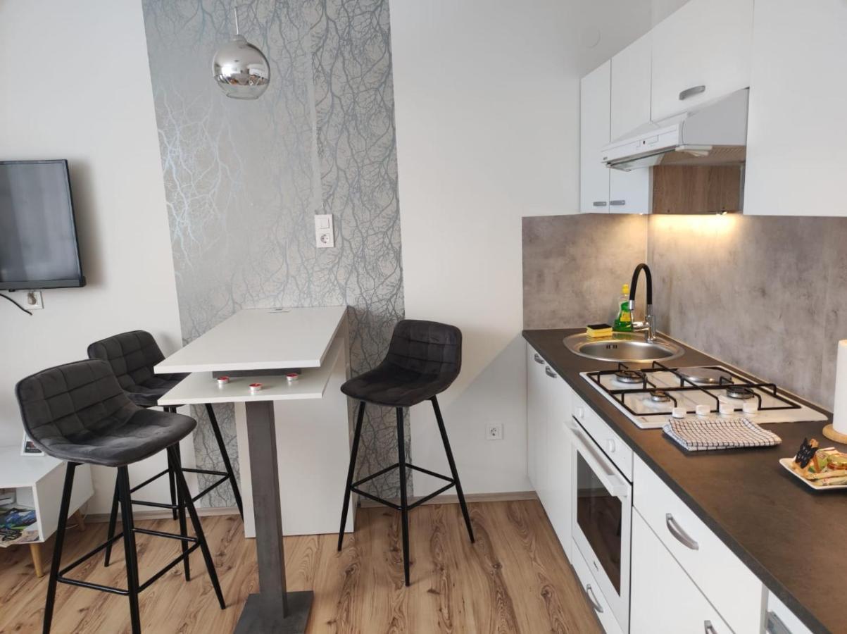 Apartman Emy Karlovac Exteriör bild