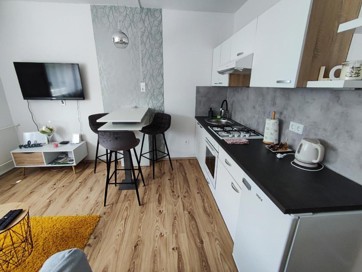 Apartman Emy Karlovac Exteriör bild