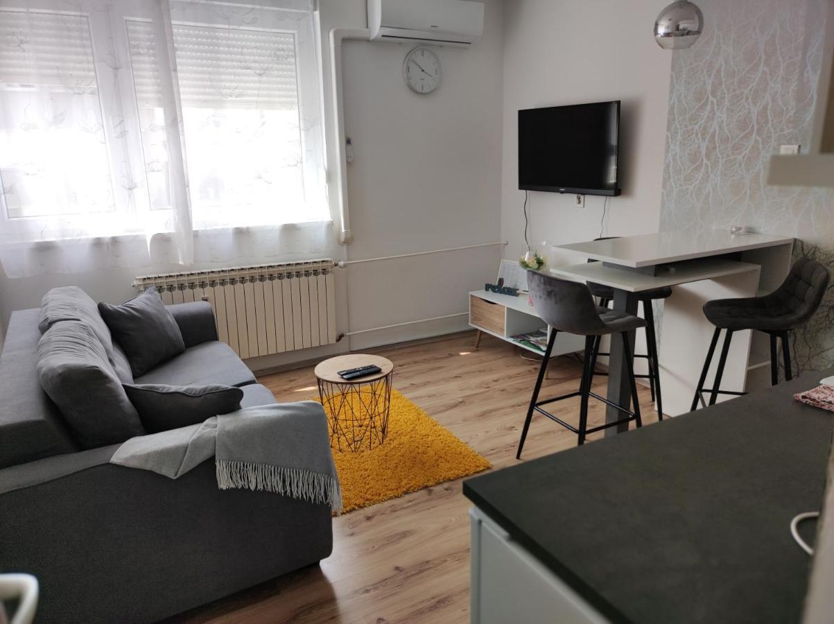 Apartman Emy Karlovac Exteriör bild